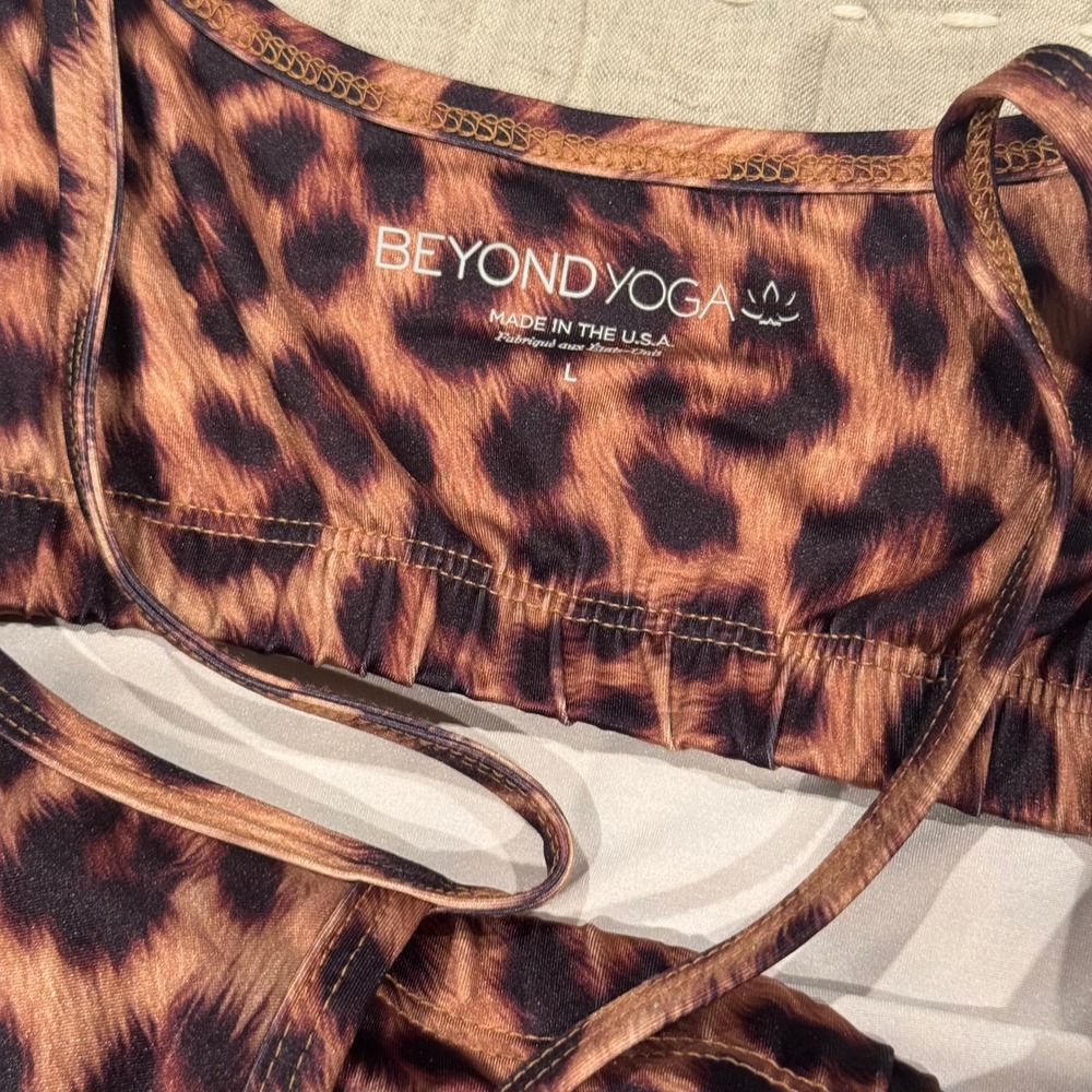 Beyond Yoga Truly Cropped Tank Leopard Print Top Bra Large Active Athleisure - Picture 4 of 4